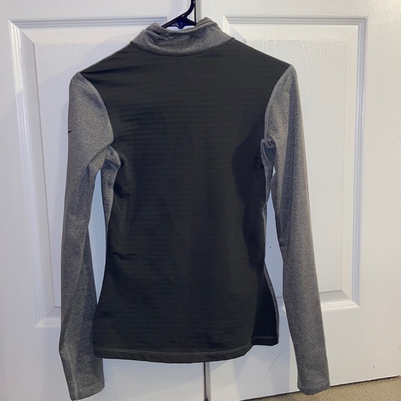 nike dri-fit long sleeve - Picture 2 of 2
